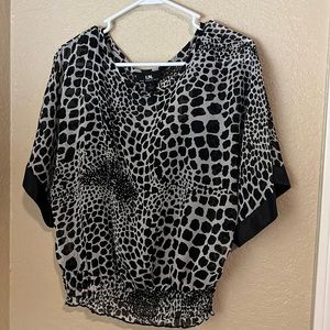 Patterned black and white blouse